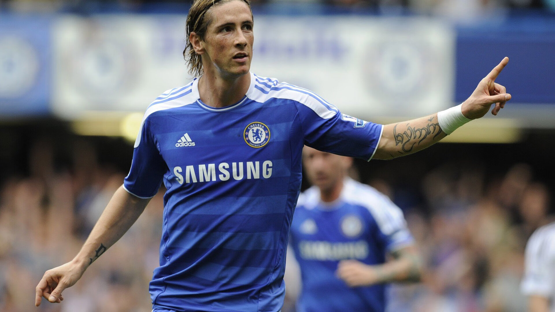 美国骑手斯蒂芬·彼得斯在巴黎奥运会上代表美国队参赛,尽管未能获得奖牌,但展现了丰富经验。