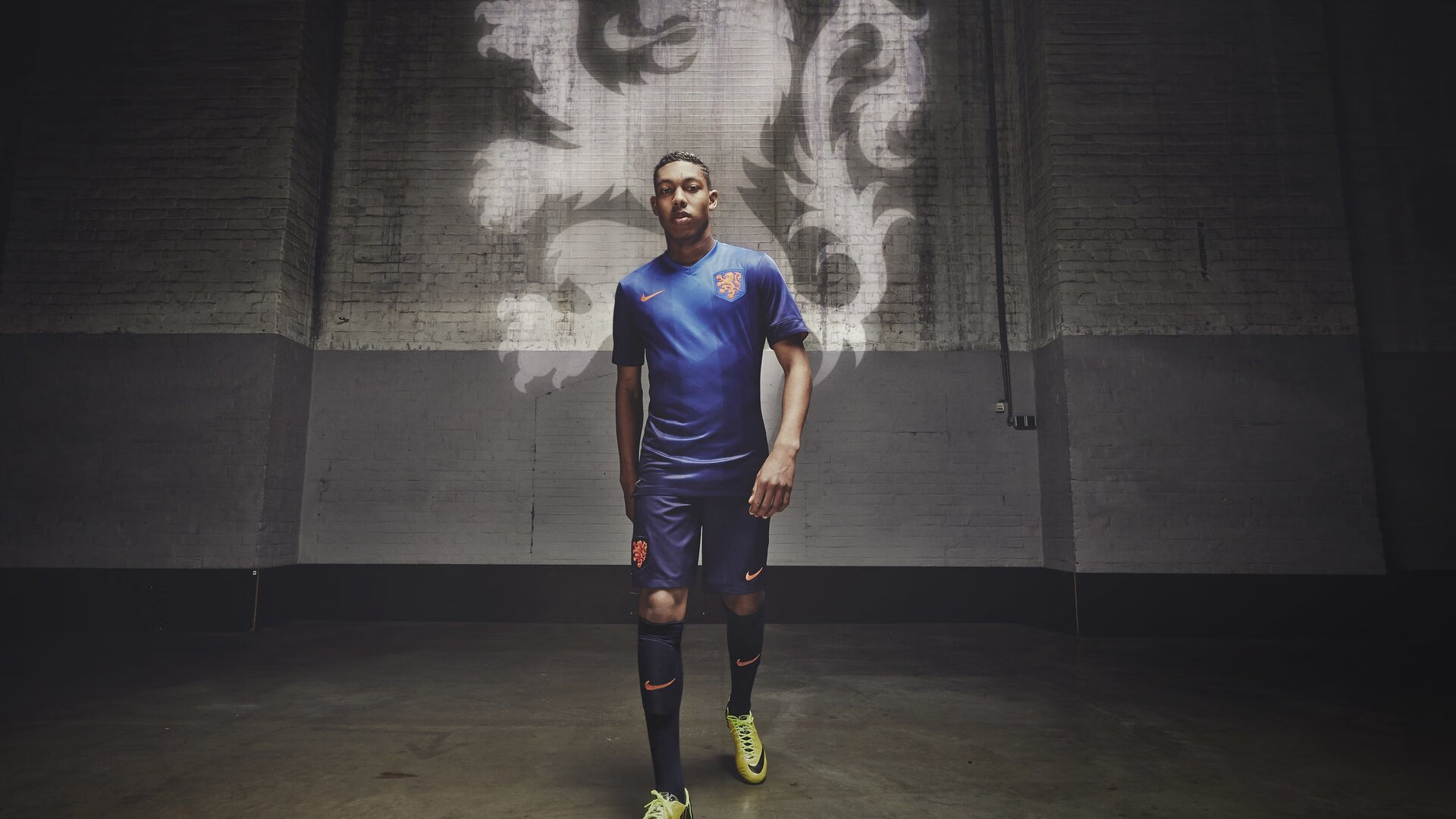 “华金·托比利亚的全能防守与快速突破,成就美洲狮队的防守核心”